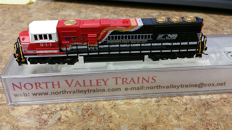 N-Scale-SD60M-Norfolk-Southern-Honoring-First-Responders